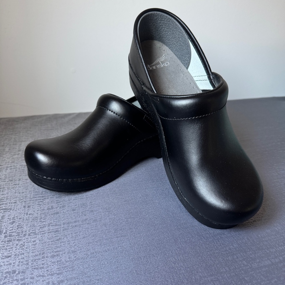 Dansko Professional Black Slip-On Clogs Size 39